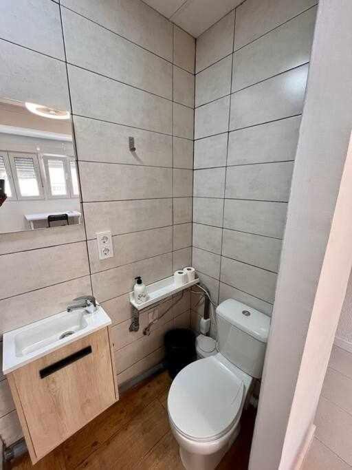 Novelda Centro Habitaciones Con Bano Privado Y Compartido , Cocina Y Terraza Exterior foto