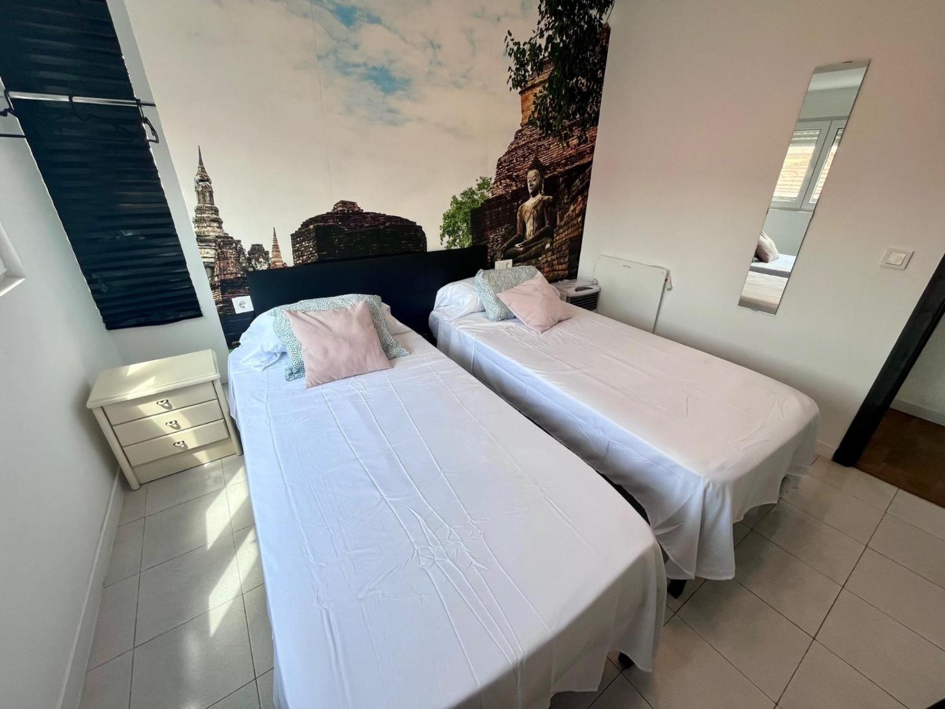 Novelda Centro Habitaciones Con Bano Privado Y Compartido , Cocina Y Terraza Exterior foto